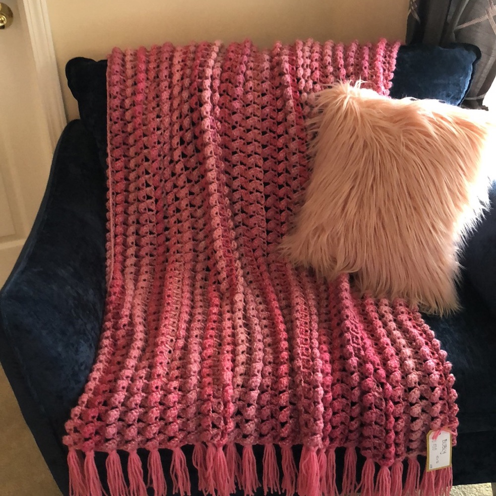 NEW “BUBLY” Handmade crochet afghan/couch throw with fringe pink multi 42”x56”